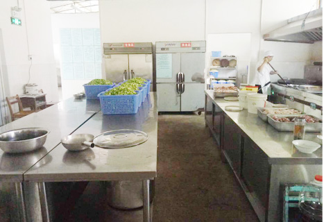 青白江人和學校食堂手机看片福利视频設備現場使用圖片